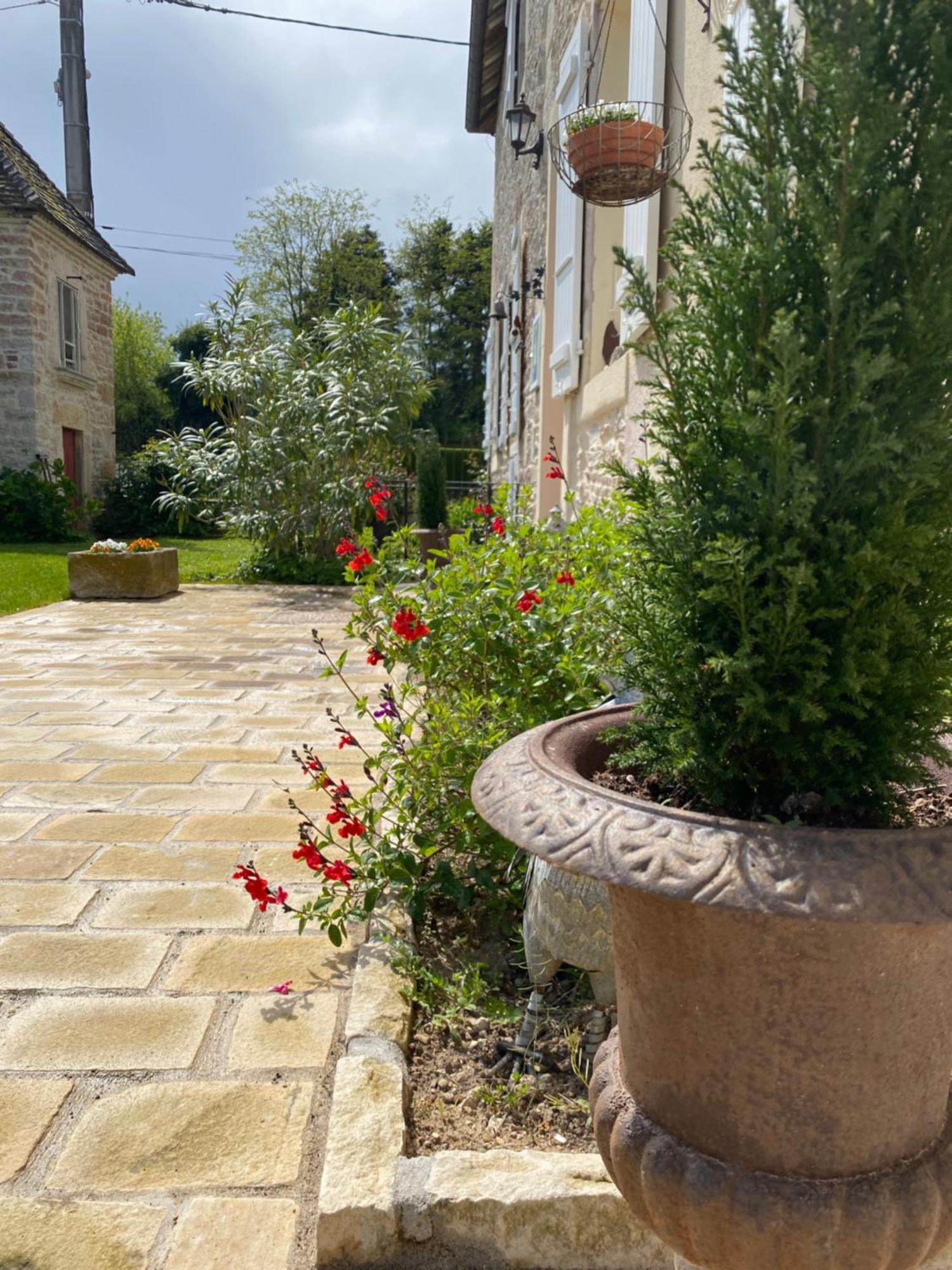 Le Pigeonnier De Saint-Loup Bed And Breakfast מראה חיצוני תמונה